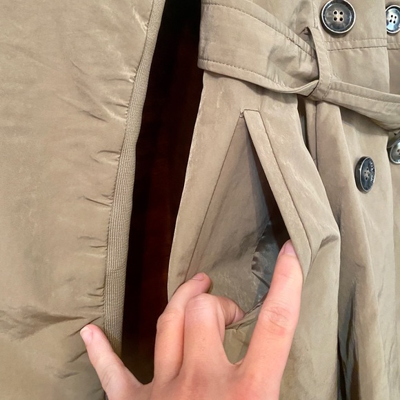 ❌SOLD❌BCBGMaxAzria Trench Coat Size Medium - Picture 13 of 16